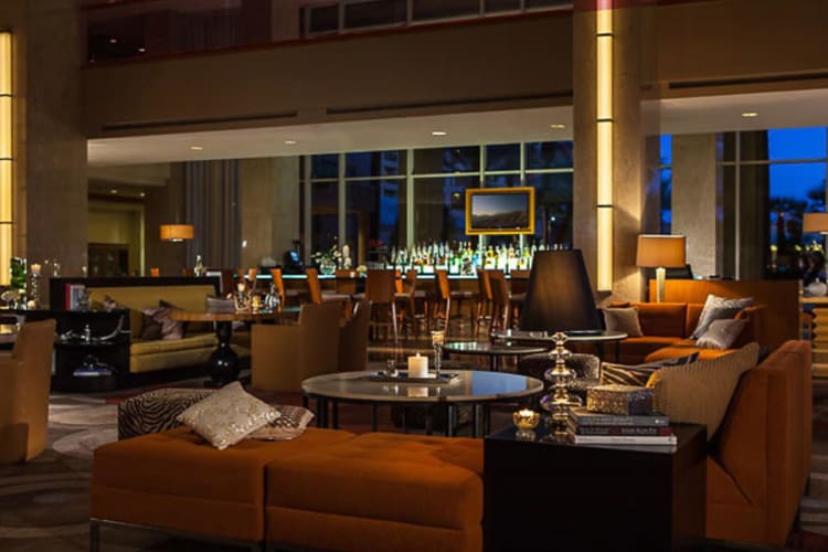 Glo Lounge